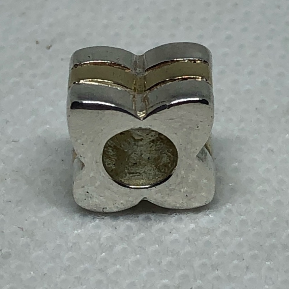 Sterling silver Zable two-tone floral shape charm